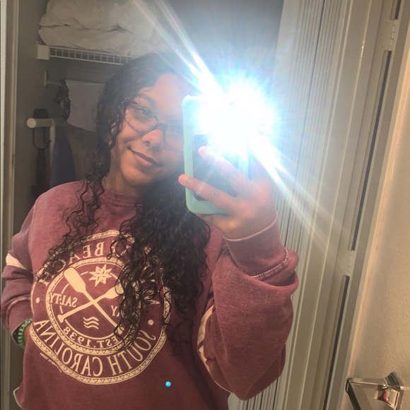 Meet your Posher, Tia - Picture 1 of 3